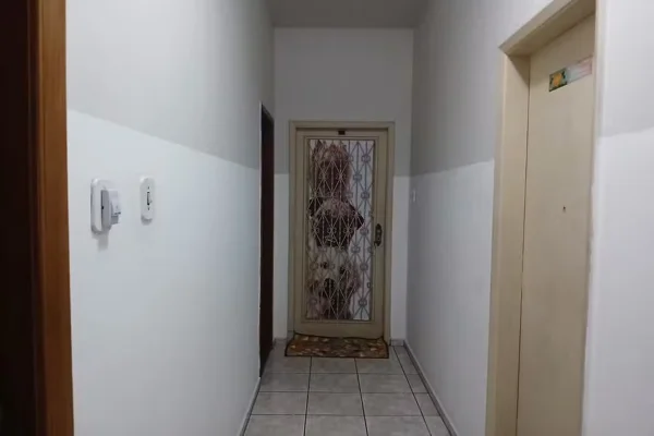 Imagem colorida de apartamento que a filha manteve o corpo da mãe - Metrópoles