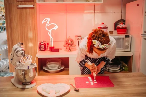 Aprenda a fazer biscoitos amanteigados com a chef Fernanda Monteiro