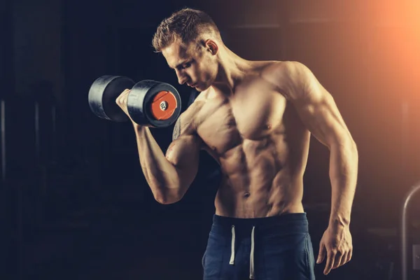 Exercícios alternados atrapalham ganho de massa muscular