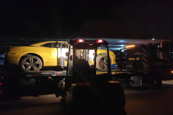 Camaro com mais de R$ 40 mil em débitos é apreendido nas ruas do DF