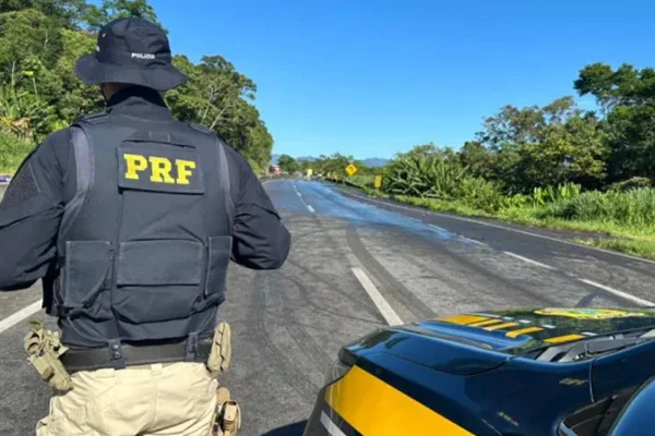 Acidente na BR-277, em Curitiba, deixa vias bloqueadas