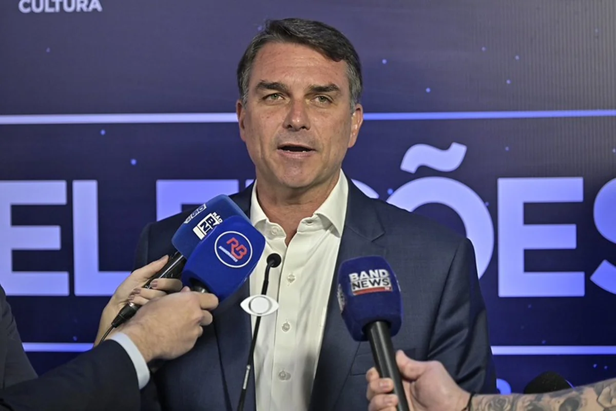 Segurança: Flávio promete "leis mais duras" para combater a marginalidade