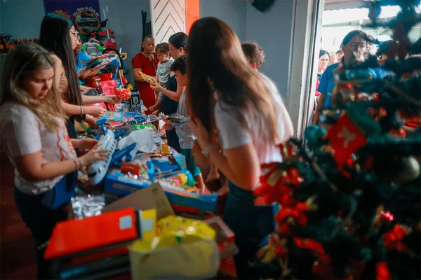 Metrópoles Run transforma o Natal de centenas de crianças com doações