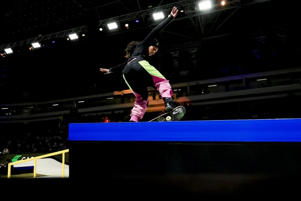 Rayssa Leal vence primeira etapa da liga mundial de street em Chicago