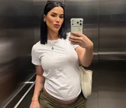 Larissa Tomásia está grávida de um menino, fruto da relação com Luciano Taborda Larissa Tomásia está grávida de um menino, fruto da relação com Luciano Taborda