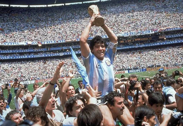 Maradona será tema de série biográfica produzida pela Amazon