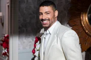 César (Cauã Reymond).