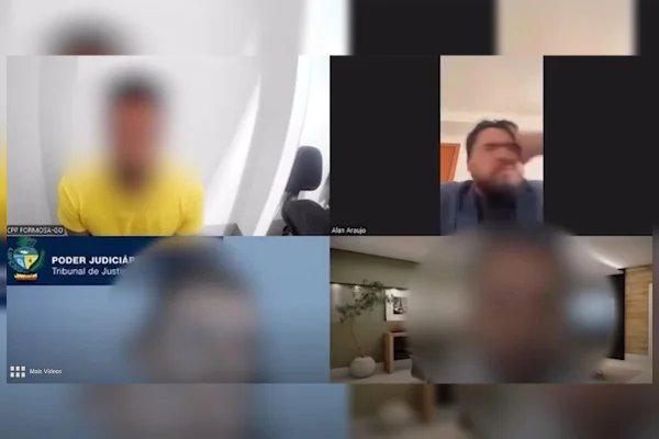Imagem colorida de audiência de custódia - advogado leva tapa
