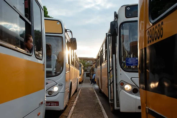 GDF repassa R$ 50 milhões para TCB fazer transporte escolar