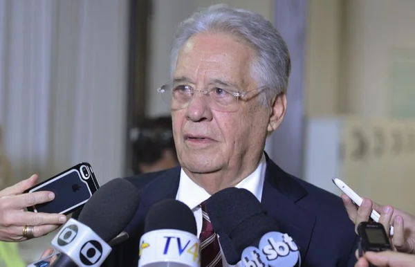“Impeachment não é golpe, é remédio institucional”, afirma FHC