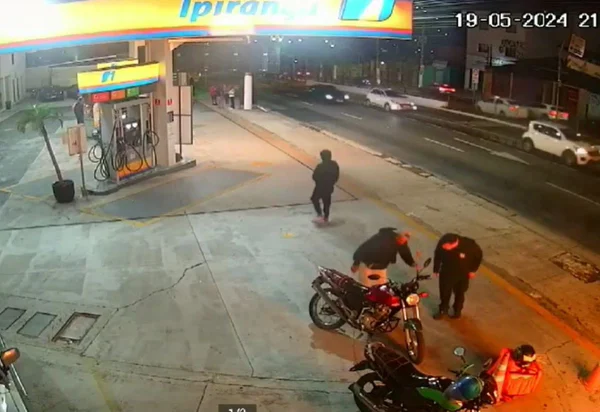 Irmão de Nino Abravanel persegue vítima pela Estrada do M'Boi Mirim