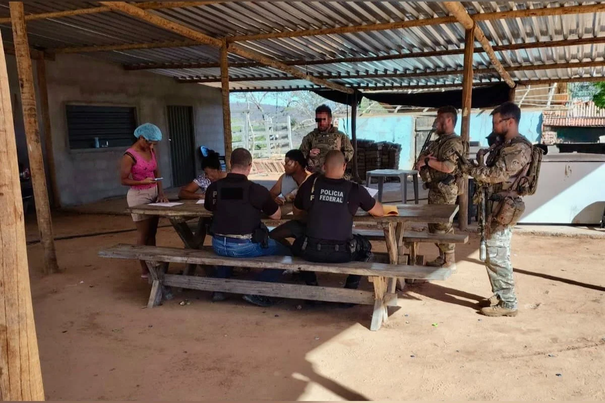 PF apreende R$ 80 mil em operação contra crime eleitoral em MG PF apreende R$ 80 mil em operação contra crime eleitoral em MG