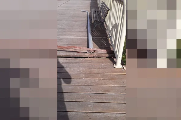 Roubo de lâmpadas no Deck Sul