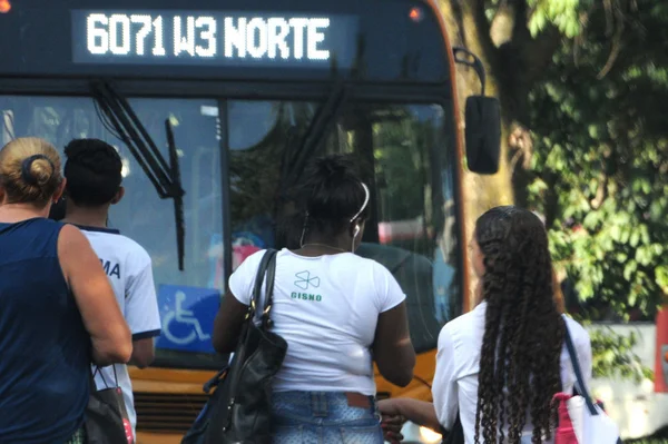 CPF será obrigatório para tirar passe livre estudantil