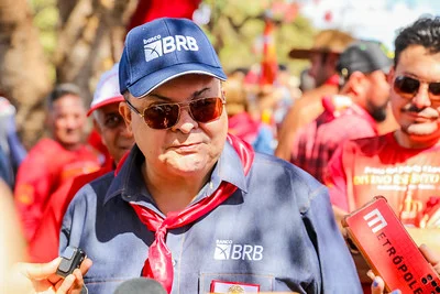 Ibaneis Rocha cavalga na Festa do Divino Espírito Santo, em Planaltina