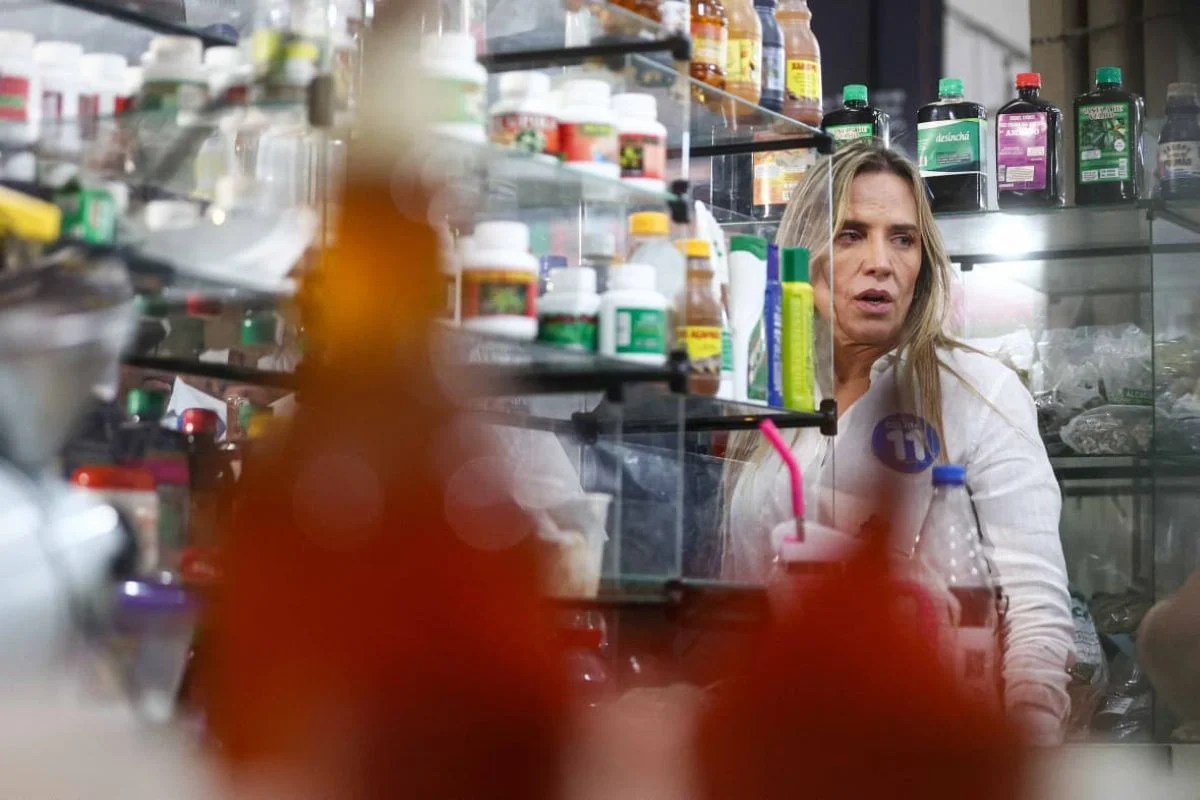 Candidata ao Governo do Distrito Federal, Celina Leão (PP) cumprimenta apoiadores na Feira de Hortifruti de Planaltina Candidata ao Governo do Distrito Federal, Celina Leão (PP) cumprimenta apoiadores na Feira de Hortifruti de Planaltina