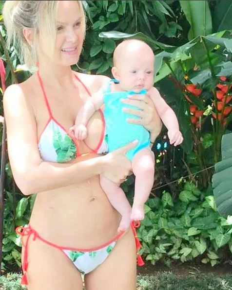 Eliana mostra corpão e faz balanço de 2017: “Viva a vida!” - destaque galeria