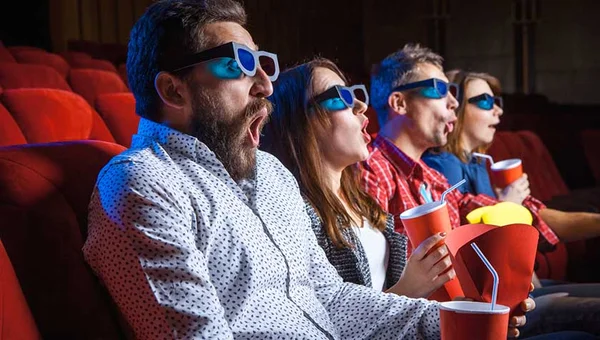 Distritais aprovam PL que permite entrar no cinema com lanches de fora