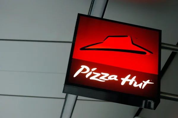 Imagem de logomarca da rede de pizzarias Pizza Hut - Metrópoles