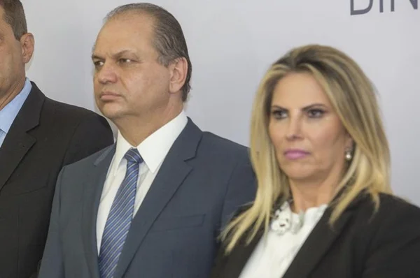 Candidatura de Barros pode subir no telhado caso mulher assuma a Caixa