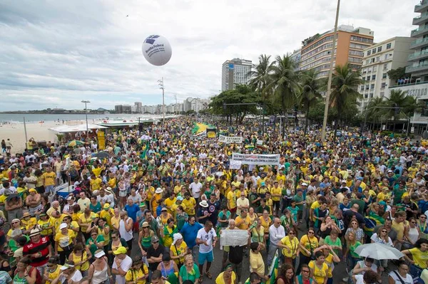 No Rio, organizadores estimam 600 mil manifestantes