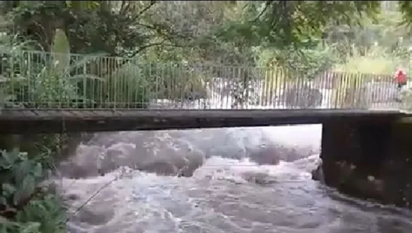 Tromba d’água deixa um morto e um desaparecido em Itatiaia, no RJ