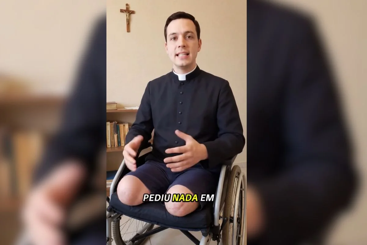 Vídeo criado com inteligência artificial contava a história de um padre que teria perdido as duas pernas e precisava comprar próteses Vídeo criado com inteligência artificial contava a história de um padre que teria perdido as duas pernas e precisava comprar próteses