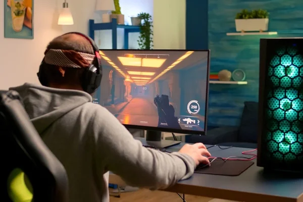 Gamers profissionais e amadores sofrem com problemas de saúde