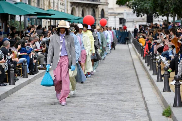 Veja as novidades de Virgil Abloh para a nova coleção masculina da LV