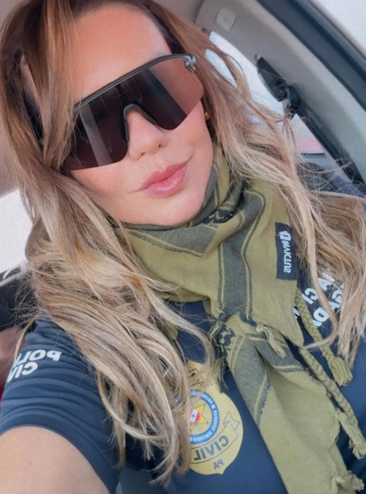 Da missa ao estande de tiros: veja fotos de delegada presa por elo com PCC - imagem 6 Da missa ao estande de tiros: veja fotos de delegada presa por elo com PCC - imagem 6