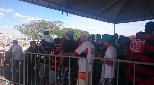 Flamengo x Palmeiras: filas e engarrafamento para chegar ao Mané