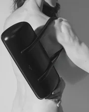 Campanha de bolsas Mugler Campanha de bolsas Mugler