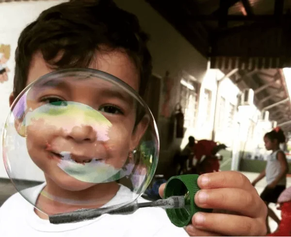 Criança de 5 anos morre afogada em piscina de hotel de luxo