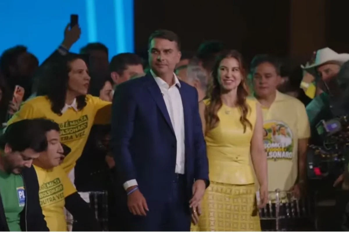 Vídeo de Michelle e Bolsonaro de IA: o que marcou lançamento de Flávio à Presidência - imagem 2 Vídeo de Michelle e Bolsonaro de IA: o que marcou lançamento de Flávio à Presidência - imagem 2