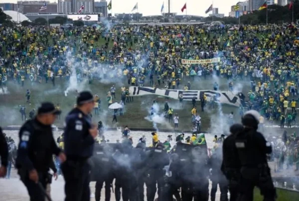 Comandante retardou tropa para invasores fugirem, aponta denúncia na corregedoria