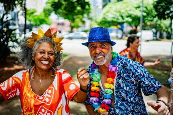 Ortopedista dá dicas para não sobrecarregar as articulações na folia