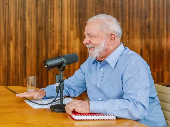 Em live, Lula diz que reunião ministerial serviu para “harmonizar” equipe