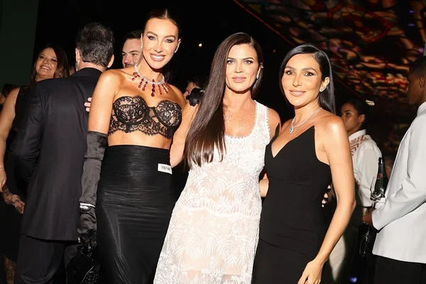 Claudia Bartelle, Giovana Bartelle e Lala Noleto