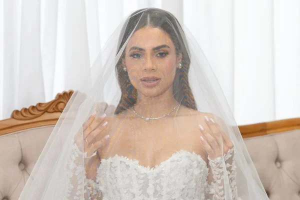Fotos: veja detalhes do vestido de noiva de Lexa