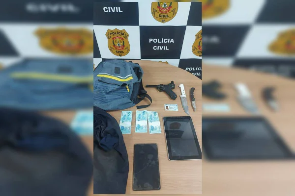 PCDF prende grupo que assaltava passageiros em paradas de ônibus