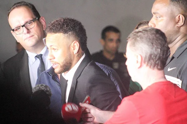 Neymar: “Não houve estupro, Najila pediu tapas e posou para fotos”