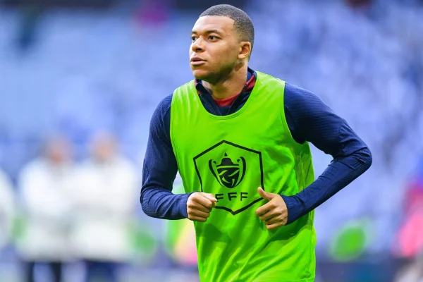 Deschamps desabafa sobre assédio da mídia em Mbappé antes da Euro