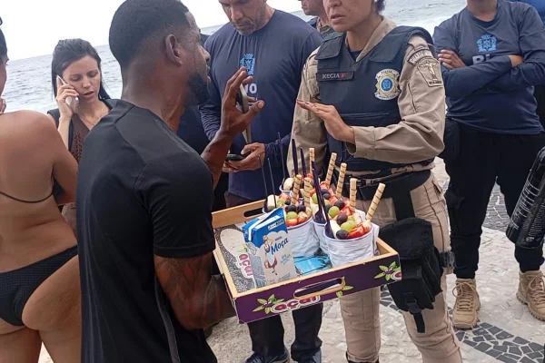 Imagem colorida, Ambulante foi preso em flagrante após dar golpe do pix em turistas- Metrópoles