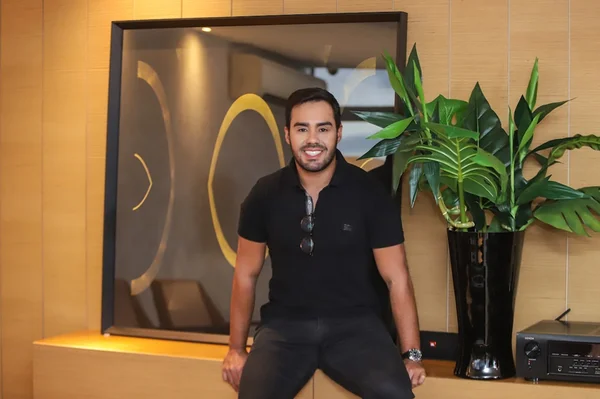 Amigo dos famosos, RP Thiago Miranda fala sobre a festa #Miranda33