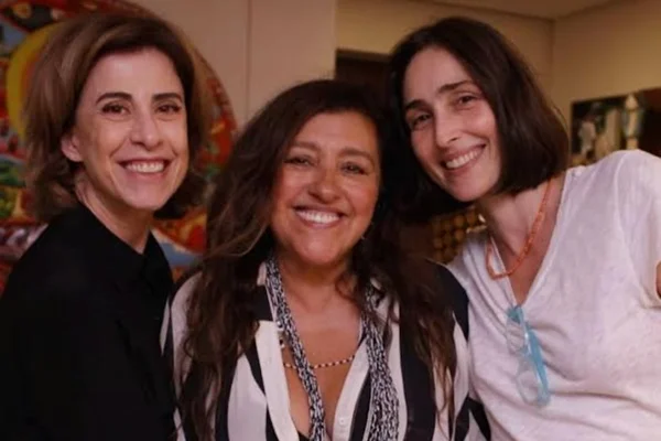 Regina Casé com as amigas Fernanda Torres e Maria Klabin - Metrópoles