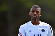 Wijnaldum jogou por Liverpool e PSG. Wijnaldum jogou por Liverpool e PSG.