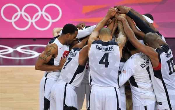 EUA dão mais um show e massacram a Venezuela no basquete masculino