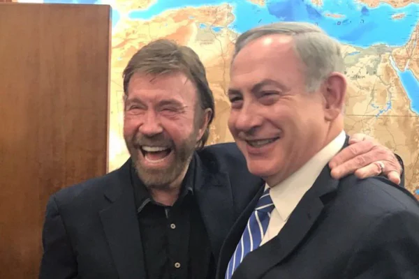 Netanyahu lamenta morte de Chuck Norris: “Grande amigo de Israel”