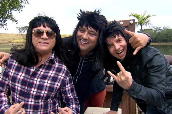 Chitãozinho & Xororó são estrelas do Domingo Show da Record TV