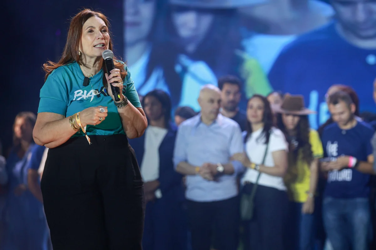 Juiz do TRE manda Bia Kicis e loja de roupas retirarem publicidade “ardil” - imagem 2 Juiz do TRE manda Bia Kicis e loja de roupas retirarem publicidade “ardil” - imagem 2